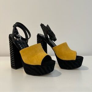 Dolce Vita Platform Sandal Size 7